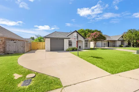 620 Brenna Rd, Waxahachie, TX 75165