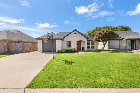 620 Brenna Rd, Waxahachie, TX 75165