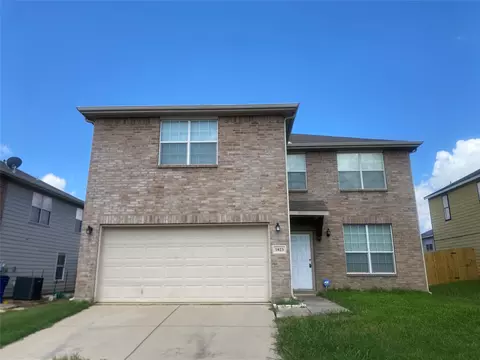 1023 Crow Ct, Grand Prairie, TX 75051