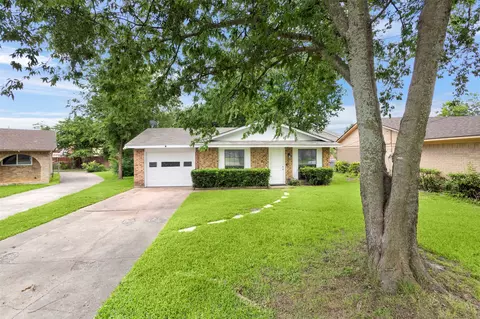 111 Alamo St, Waxahachie, TX 75165