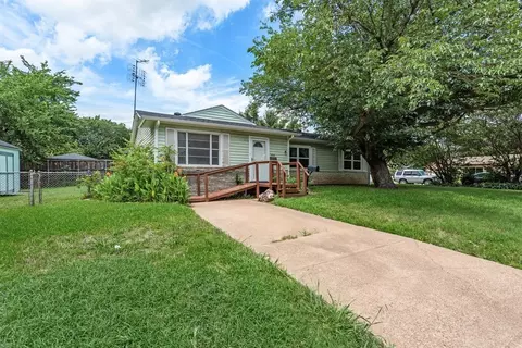 2219 Morgan St, Irving, TX 75062