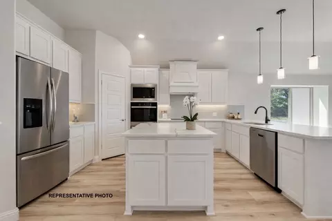 Kitchen - 1069 Monaco, Springtown, TX 76082 photo 2 of 2
