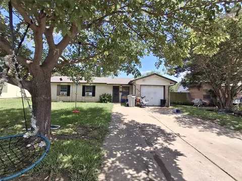 1510 Carson Dr, Mesquite, TX 75149