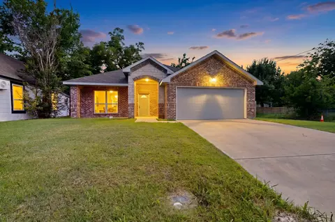 1615 Jones St, Greenville, TX 75401