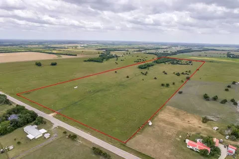 325 Fm 1566 W, Wolfe City, TX 75496
