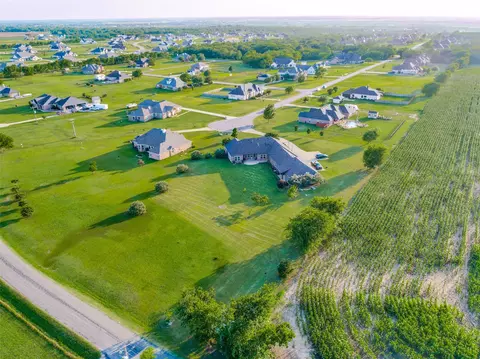 158 Whispering Winds Dr, Gunter, TX 75058