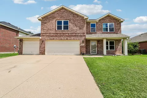 704 Partridge Dr, Saginaw, TX 76131