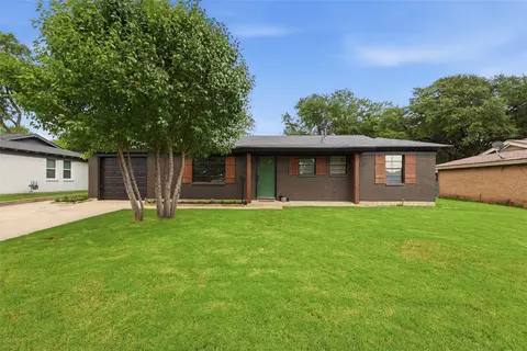 3732 Layton Ave, Haltom City, TX 76117