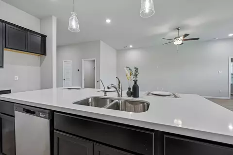 Kitchen - 7312 Sumac Dr, Argyle, TX 76226 photo 5 of 6
