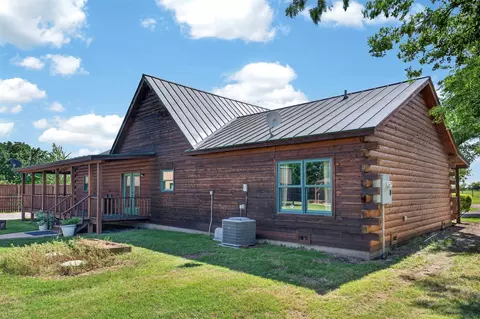 Exterior - 2270 Mitchell Rd, Krum, TX 76249 photo 2 of 6
