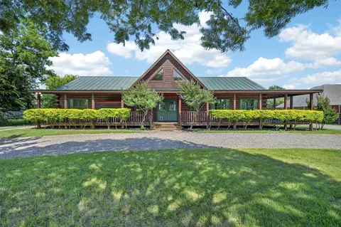 2270 Mitchell Rd, Krum, TX 76249