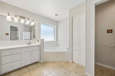 Bath - 216 Point Cir, Pilot Point, TX 76258 photo 1 of 4