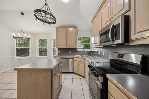 Kitchen - 216 Point Cir, Pilot Point, TX 76258 photo 4 of 5