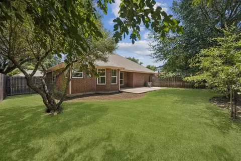 Exterior - 216 Point Cir, Pilot Point, TX 76258 photo 5 of 5