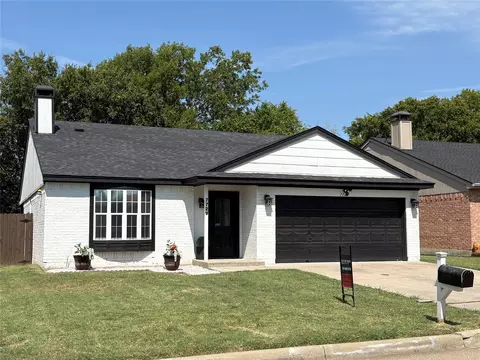 7729 Misty Ridge Dr N, Fort Worth, TX 76137