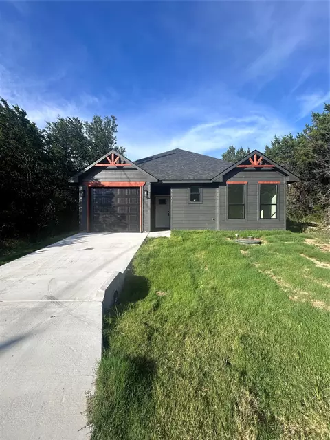 5717 San Jacinto Dr, Granbury, TX 76048
