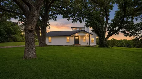 1225 Shannon Dr, Cleburne, TX 76031
