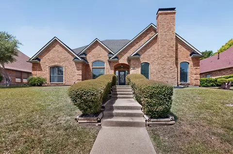 705 Bent Creek Dr, Desoto, TX 75115