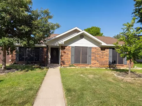 1319 Oak Run Dr, Duncanville, TX 75137