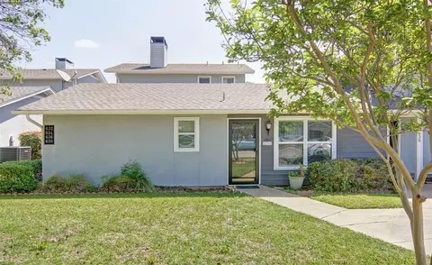 636 Timberline Dr, Hurst, TX 76053