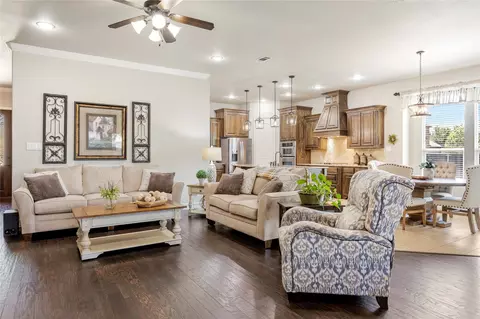 5601 Sunstar Ln, Flower Mound, TX 75028