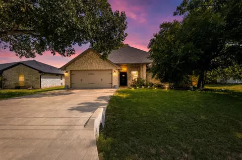 4016 Cherokee Ct, Granbury, TX 76048