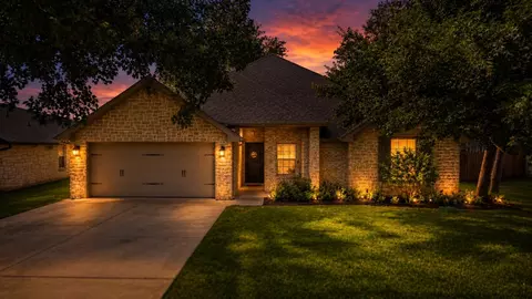 4016 Cherokee Ct, Granbury, TX 76048