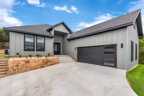 2201 Christine Dr, Granbury, TX 76048