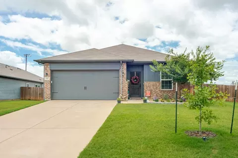 317 Michelle St, Aubrey, TX 76227
