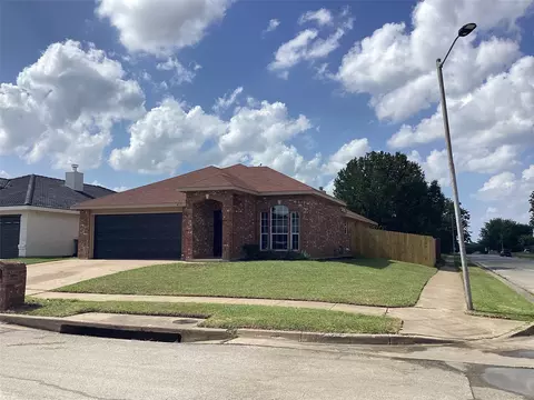 415 Cross Cut Dr, Arlington, TX 76018