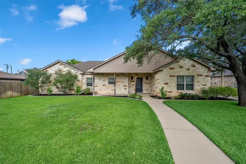 1509 N Reagan St, West, TX 76691