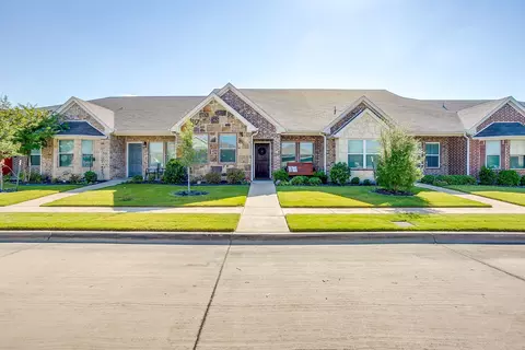 464 Pine St, Burleson, TX 76028