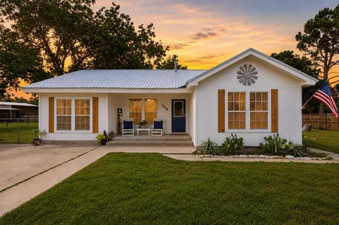 308 W 1st St, Springtown, TX 76082