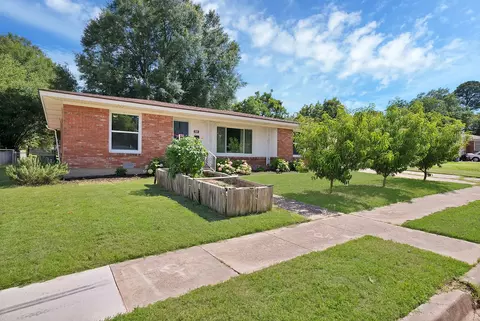 6800 Hightower St, Fort Worth, TX 76112
