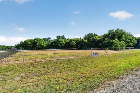 2041 Hudson Ct, Alvarado, TX 76009