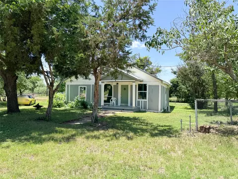 Exterior - 1402 Avenue A, Cisco, TX 76437 photo 7 of 7