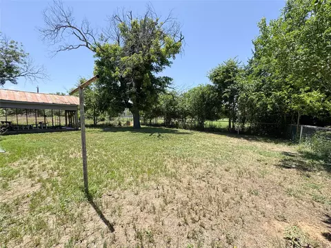 Exterior - 1402 Avenue A, Cisco, TX 76437 photo 6 of 7