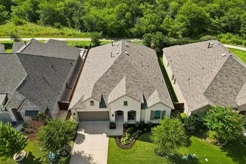 1104 Bluestem Dr, Aubrey, TX 76227