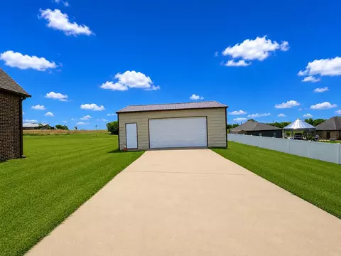 Exterior - 3028 Harrell Rd, Howe, TX 75459 photo 9 of 9
