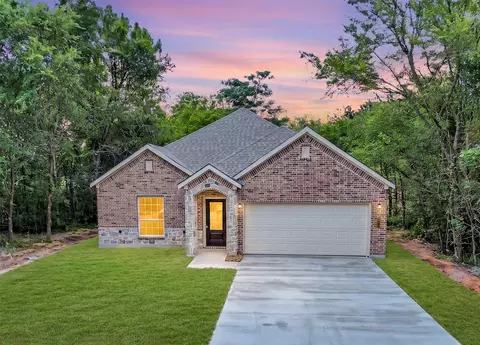 304 N Cherokee Shores Dr, Mabank, TX 75156