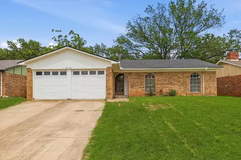 3046 Gene Ln, Haltom City, TX 76117