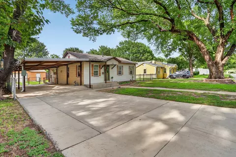 5608 Watters Pl, Westworth Village, TX 76114