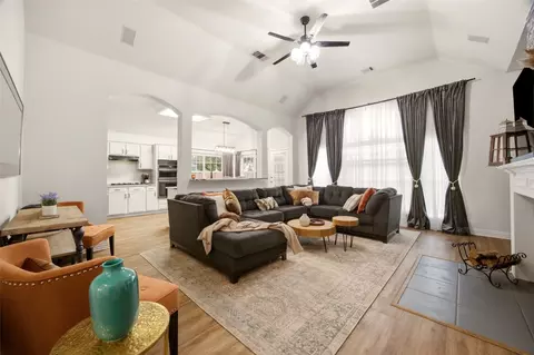 5101 Lake Crest Dr, Mckinney, TX 75071