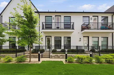 131 Garden Ct E, Arlington, TX 76013
