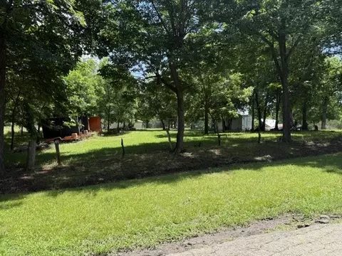 401 Paris St, Pecan Gap, TX 75469