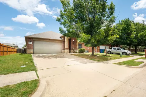 1005 Oarlock Dr, Crowley, TX 76036