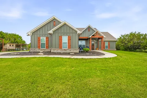 3265 Beacon Lake Dr, Bluff Dale, TX 76433