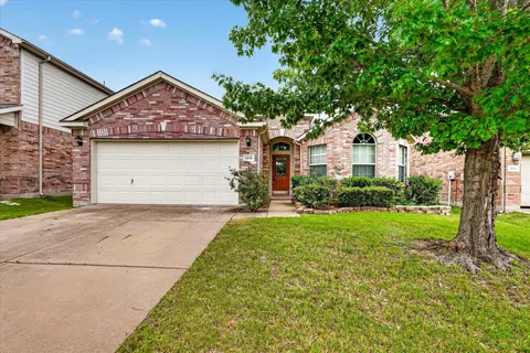 1016 Camp Verde Dr, Forney, TX 75126
