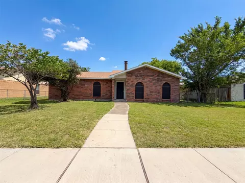 1906 Stockton Trl, Grand Prairie, TX 75052
