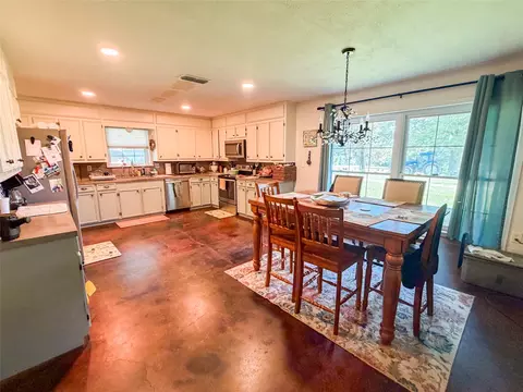 Kitchen - 9822 Nasturtium Rd, Ore City, TX 75683 photo 1 of 1